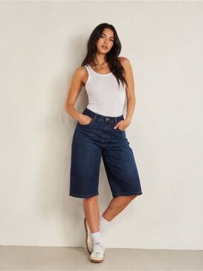 Denim Wide Leg Bermuda Shorts Time and Tru Size S 4-6 Mid Length